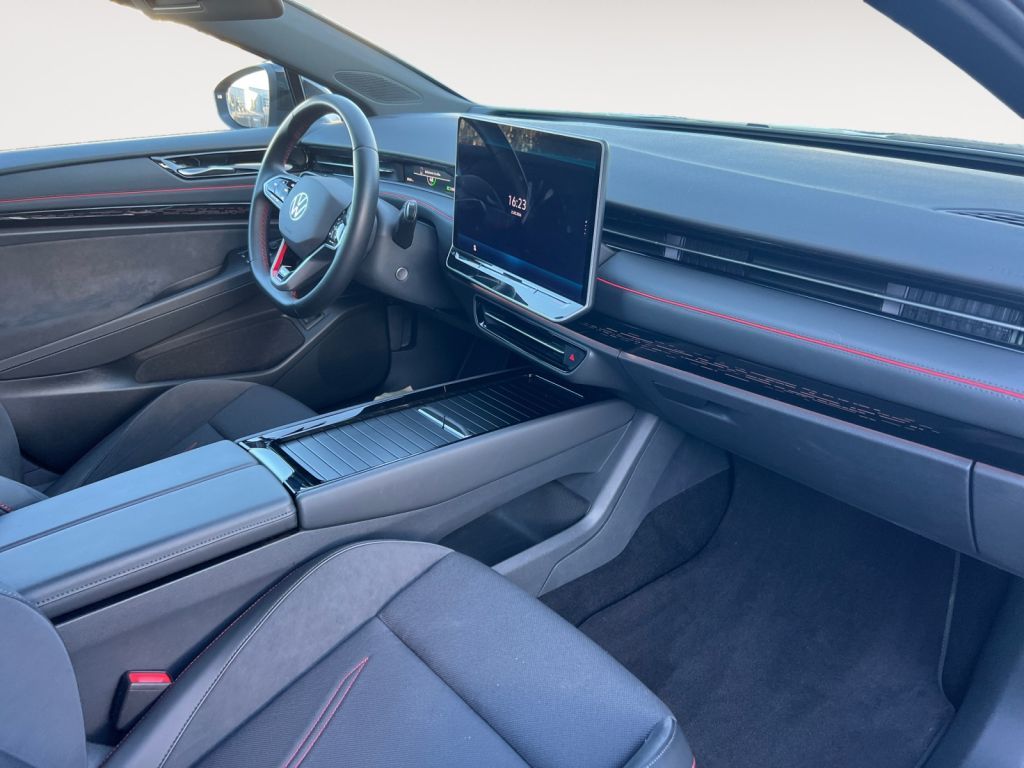 Fahrzeugabbildung Volkswagen ID.7 Tourer 4Motion GTX DCC Easy Open
