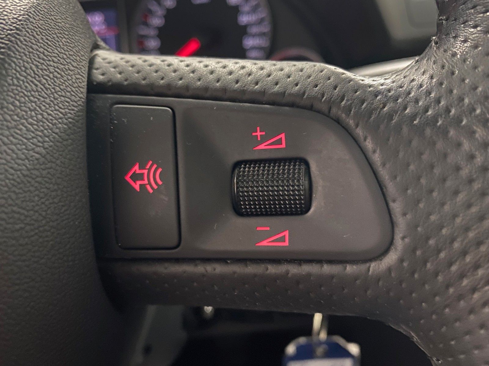 Fahrzeugabbildung Audi A4 2.0 TFSI Avant+NAVI+XENON+CHECKHEFT+1.HAND+BC