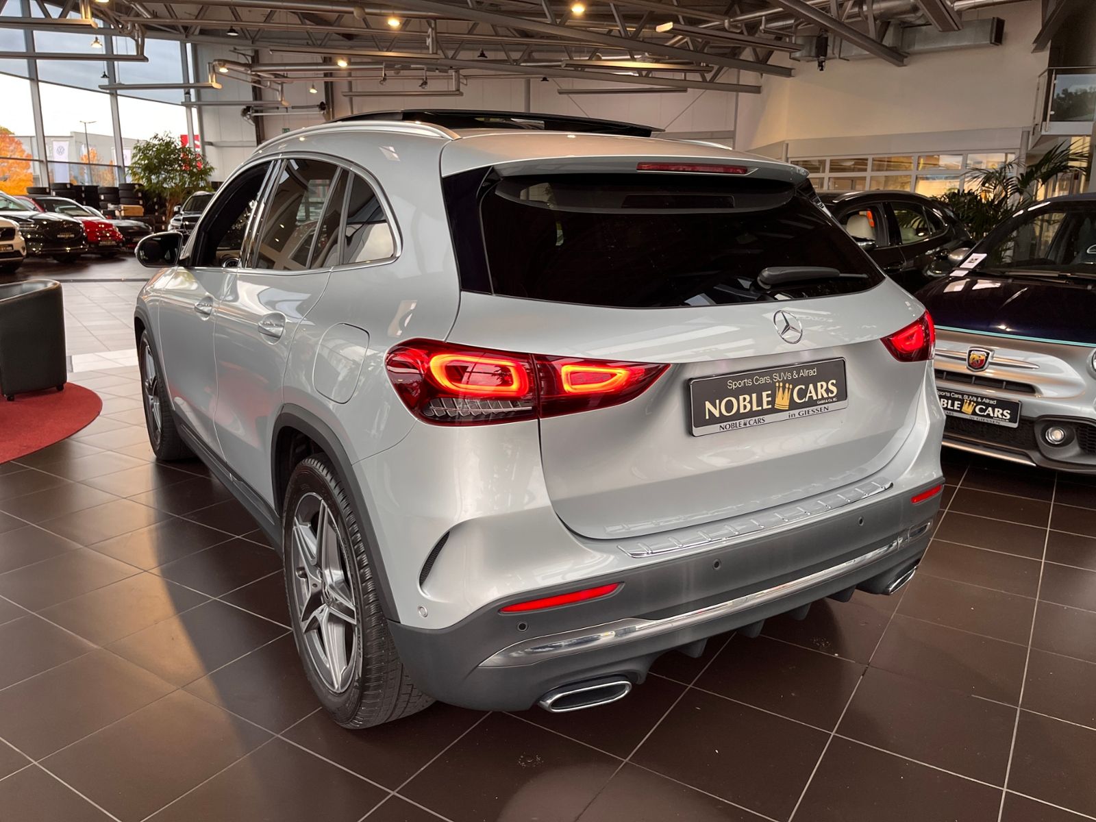 Fahrzeugabbildung Mercedes-Benz GLA 250 4Matic AMG Line PANO LED NAVI