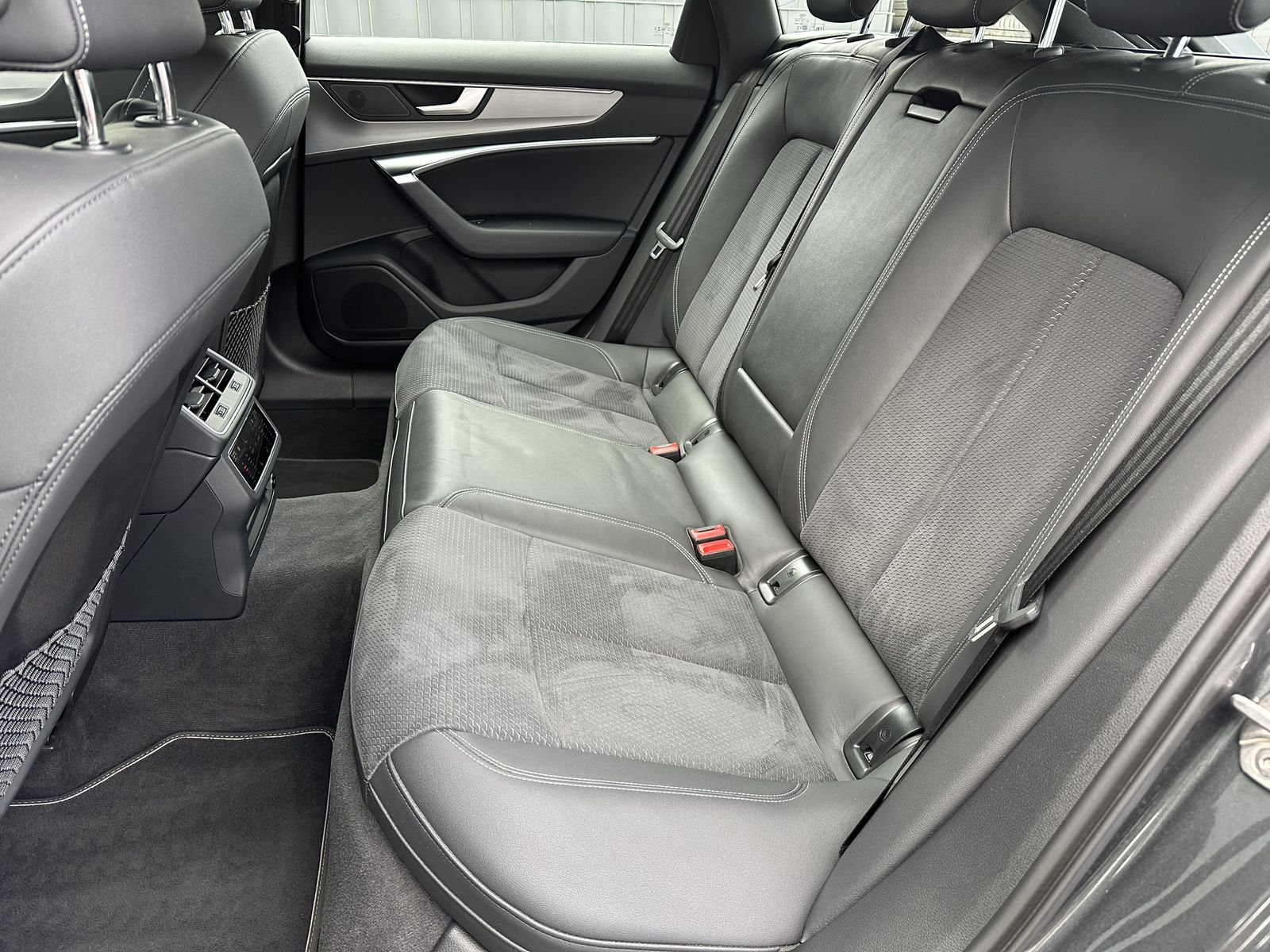 Fahrzeugabbildung Audi A6 Avant 40 TDI S-Line Black NAV+LED+ACC+19ZO+VC