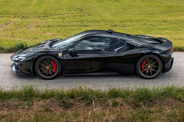 Ferrari SF90 St/NOVITEC /Lift/Daytona Sitze/Net 344500€