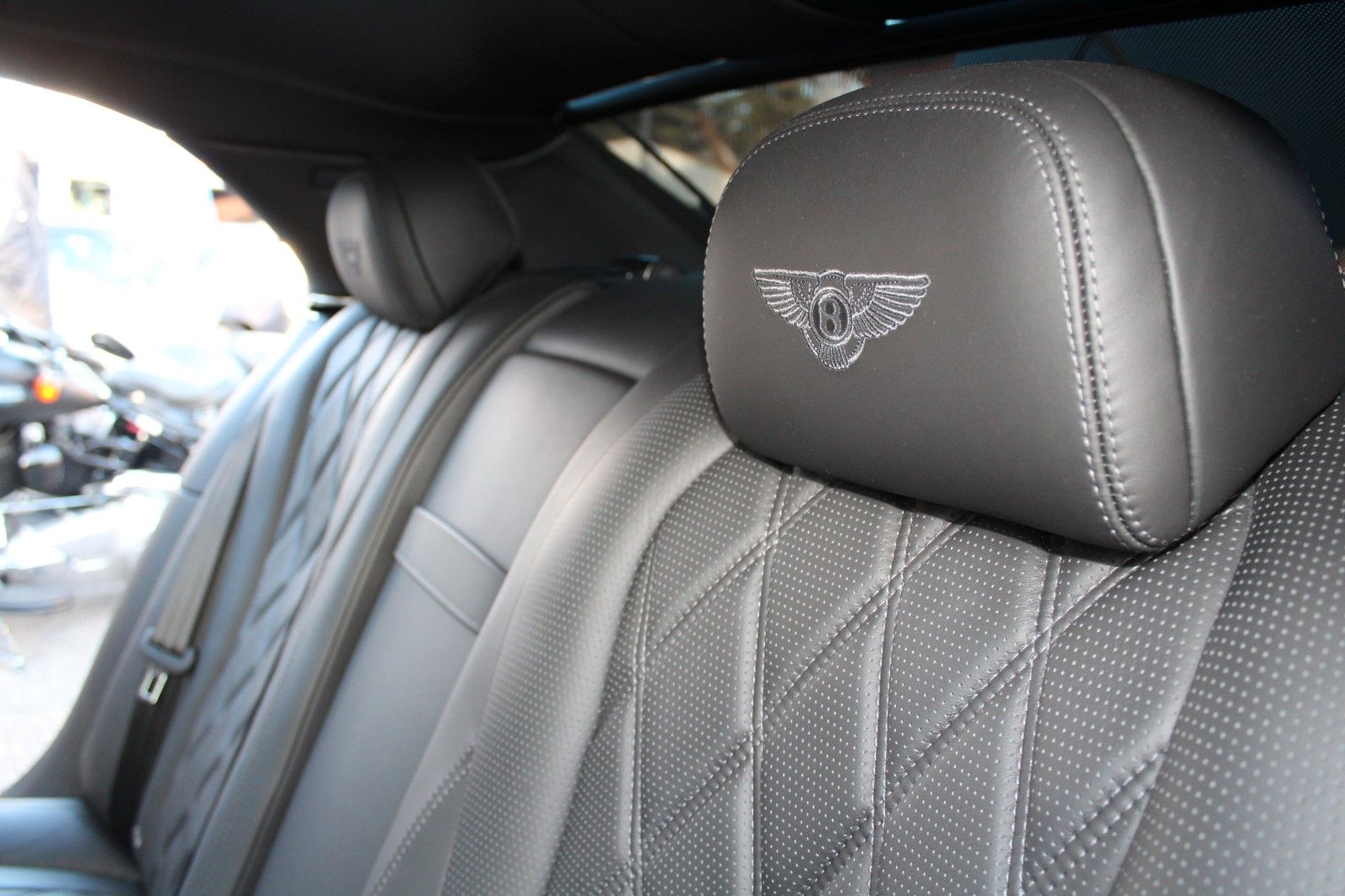 Flying Spur 6.0 W12 Muliner Ausstattung!