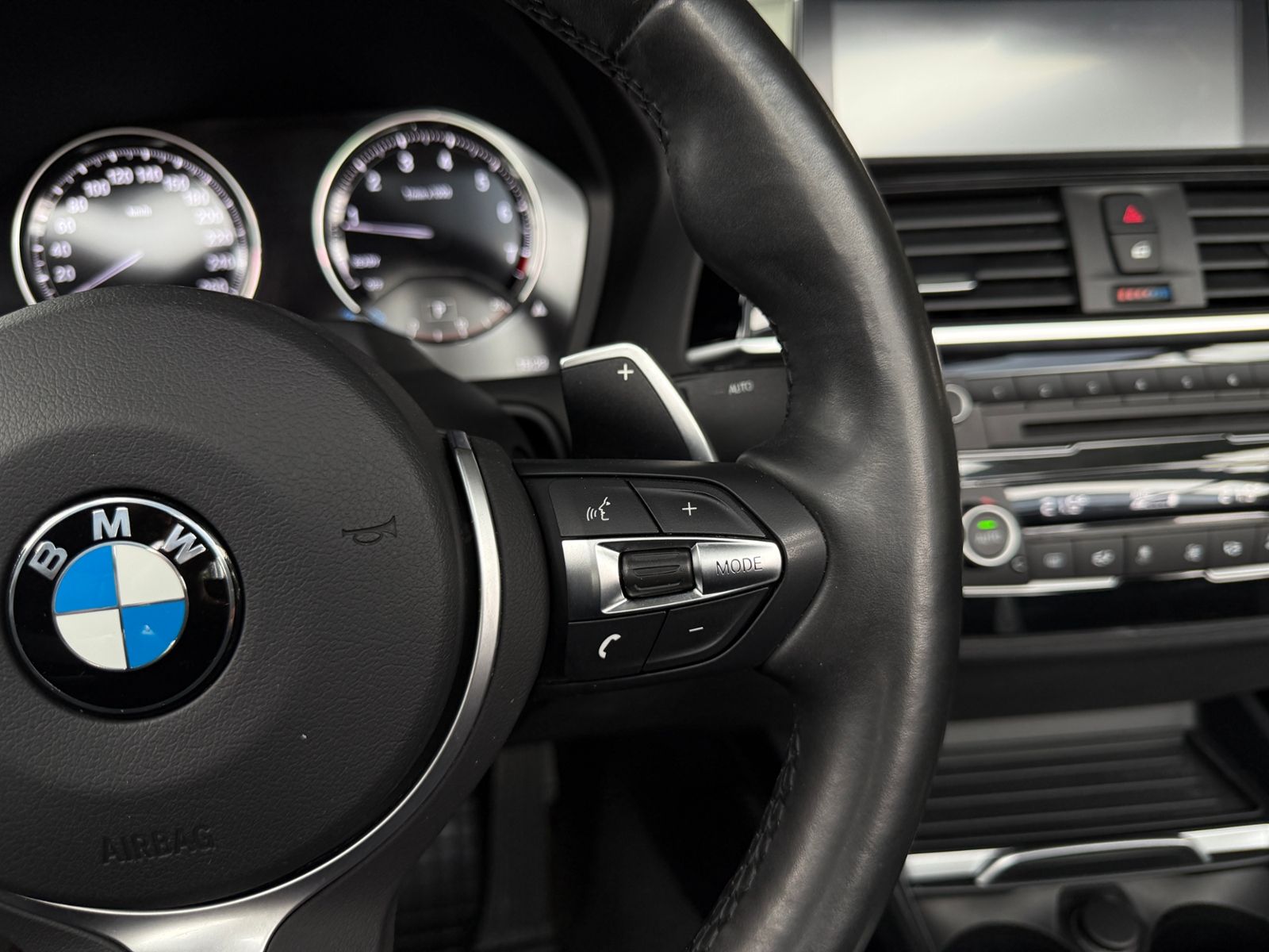 Fahrzeugabbildung BMW 220i Cabrio M Sport H/K LED NAV PDC SHZ 18"