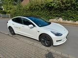 Tesla Model 3 Hinterradantrieb RWD Sehr gepflegt - Tesla in Düsseldorf