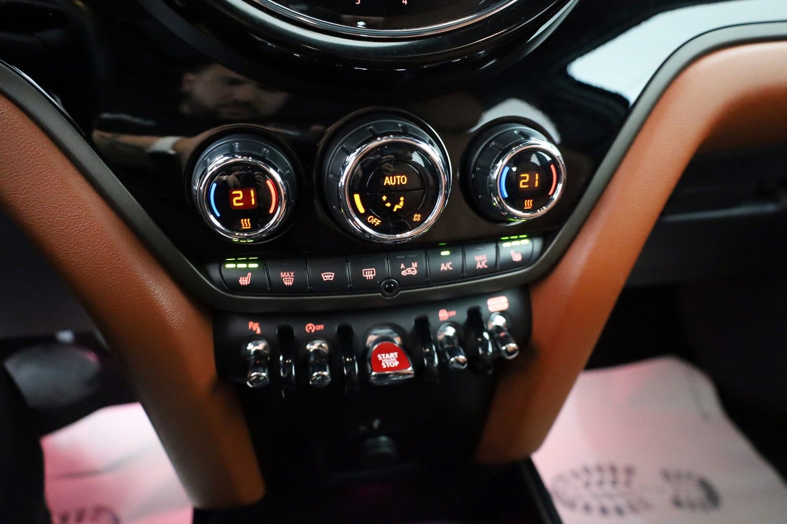 Fahrzeugabbildung MINI Countryman Cooper SD Leder,Navi,LED,Panorama,Kam