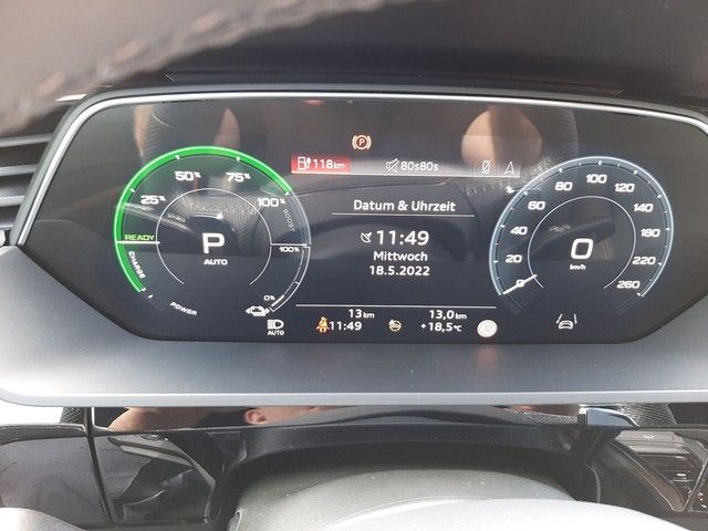 Fahrzeugabbildung Audi e-tron Sportback 55 S line black edition Matrix