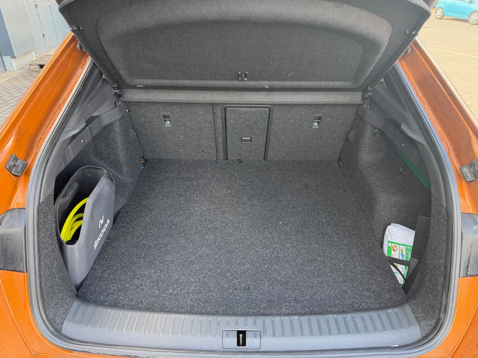 Fahrzeugabbildung SKODA Enyaq RS*ACC*SZHZNG*NAVI*360°*CARPLAY*AMBIENTE*