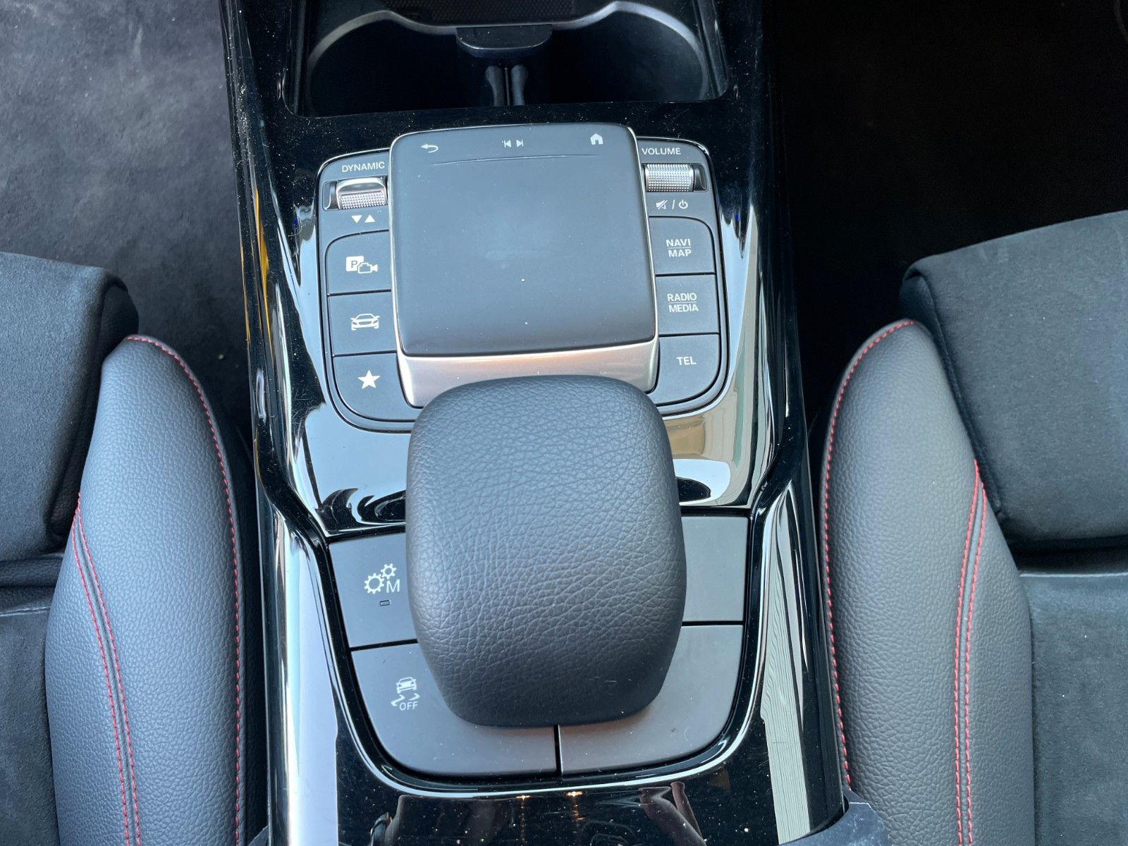 Fahrzeugabbildung Mercedes-Benz CLA 35 AMG 4M SB R-Kamera+Distr+Memory+Aero+MBea