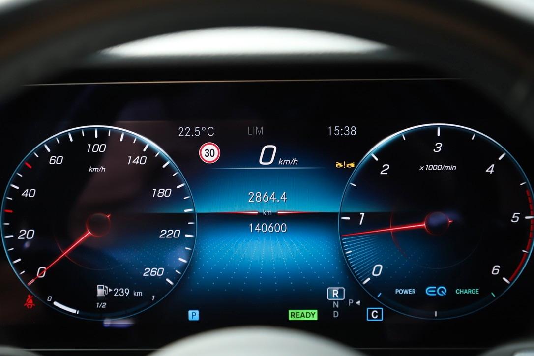 Mercedes-Benz E 220 d T-Modell AMG AHK SCHIEBEDACH