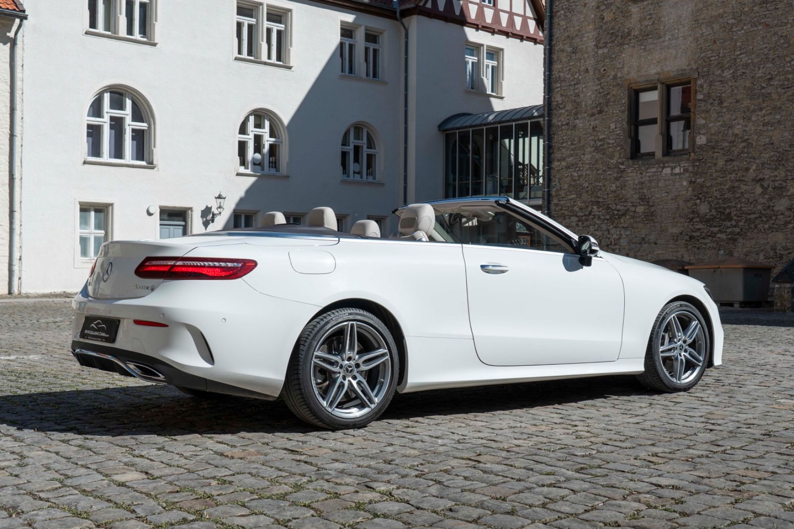Fahrzeugabbildung Mercedes-Benz E 400 Cabrio 4Matic AMG HUD 360° BURMESTER ACC
