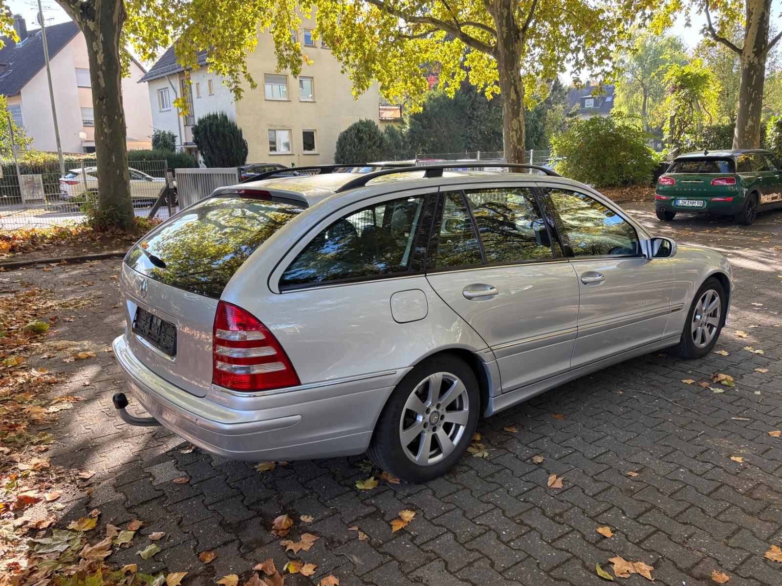 Mercedes-Benz C220 2006 — interior