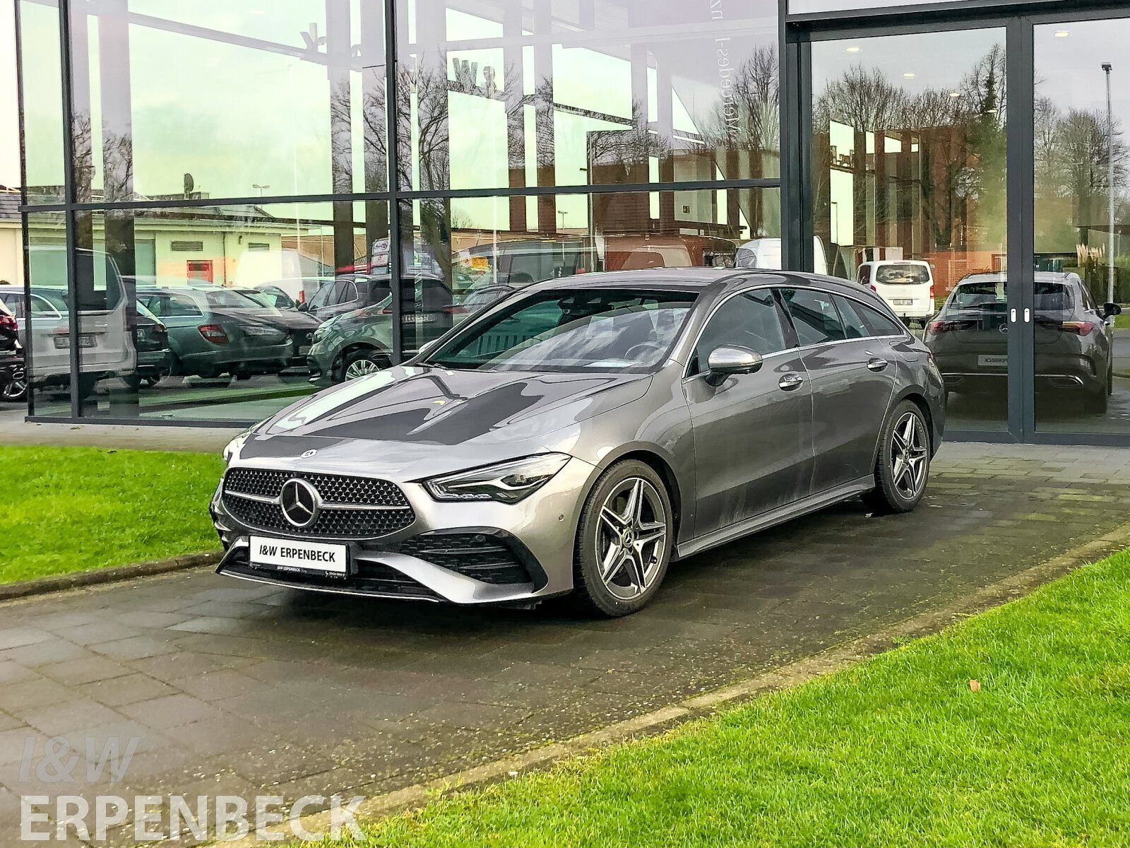 Fahrzeugabbildung Mercedes-Benz CLA 200 d SB AMG-Premium Distronic AHK 360° FAP