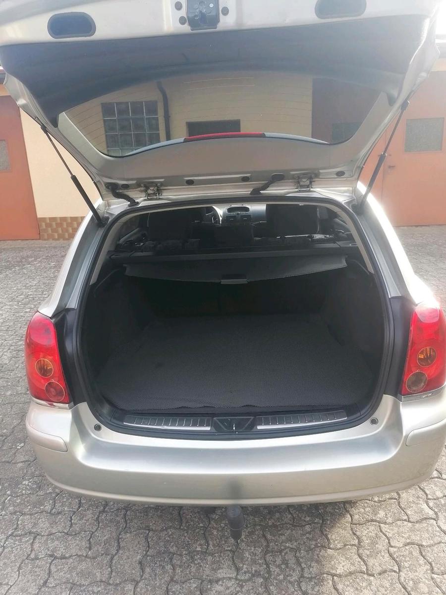 Toyota Avensis 2005 — photo 11