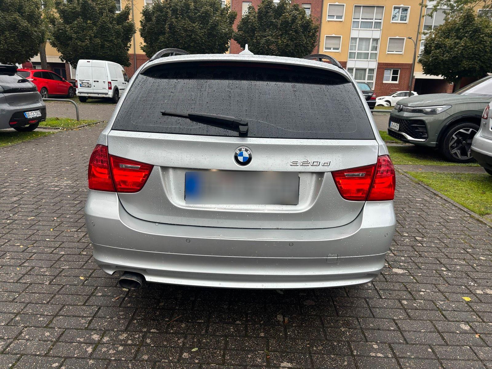 BMW 320 2009 — photo 6