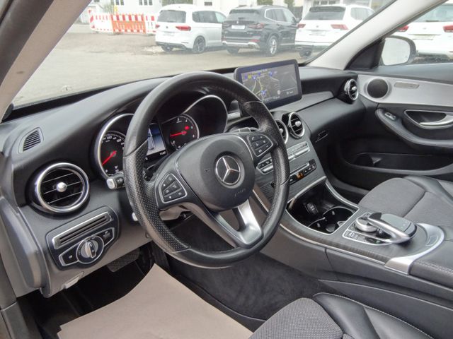 Fahrzeugabbildung Mercedes-Benz C 220 T BlueTec/AMG-19-Zoll/Pano/Navi/LED/Kamera