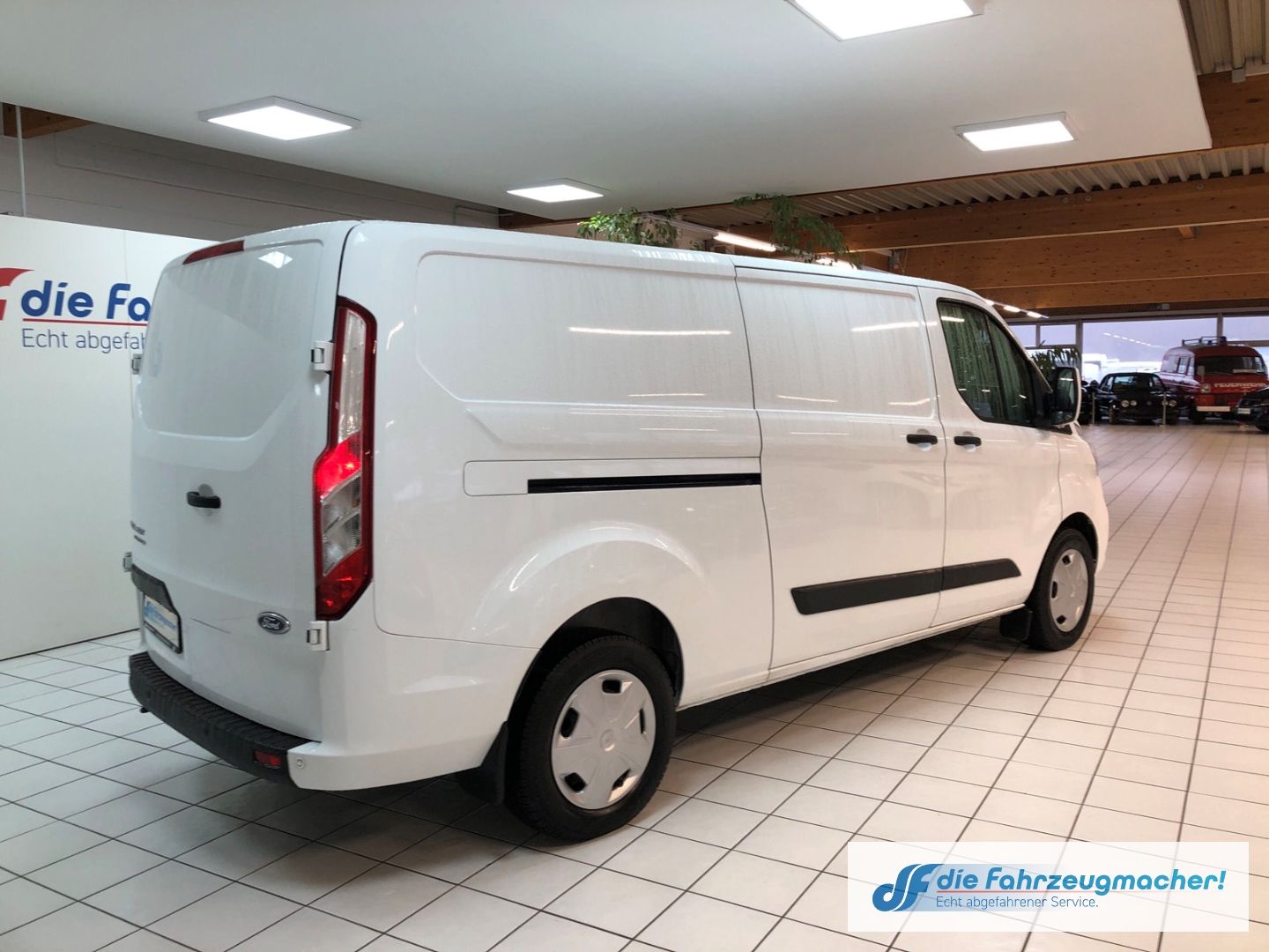 Fahrzeugabbildung Ford Transit Custom Kasten 320 L2 Trend DAB Temp PDCv