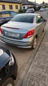 Peugeot 207 CC Roland Garros 120 Automatik Roland Garros - gebrauchte Peugeot 207 aus dem Jahr 2010