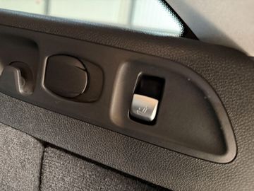 Mercedes E 200 - 11