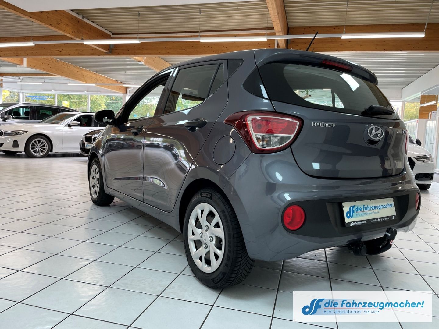 Fahrzeugabbildung Hyundai i10 Classic 1.0 Klima teilb.Rücksb AUX MP3 met.