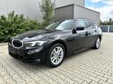 BMW 318d TOURING + NAVI + AHK + LED + BMW CURVED PDC - BMW 318 in Dresden