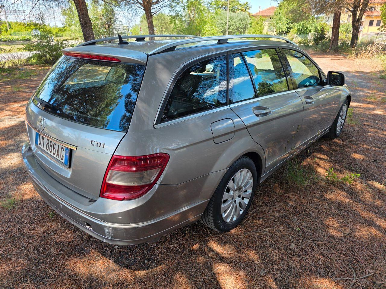 Mercedes-Benz C220 2008 — rear view