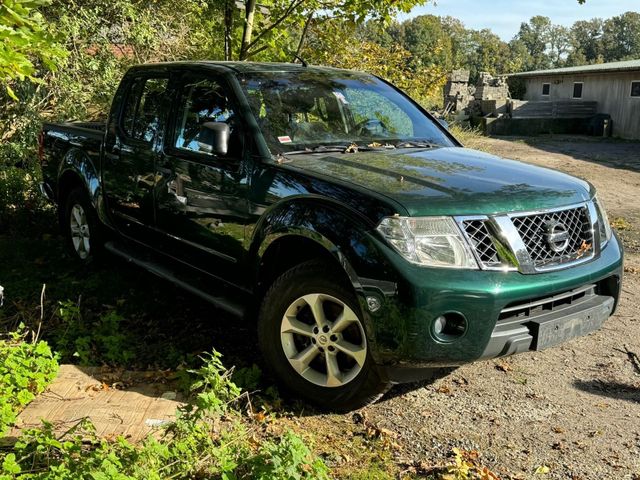 Nissan Navara Doppel Kabine mit Motorschaden