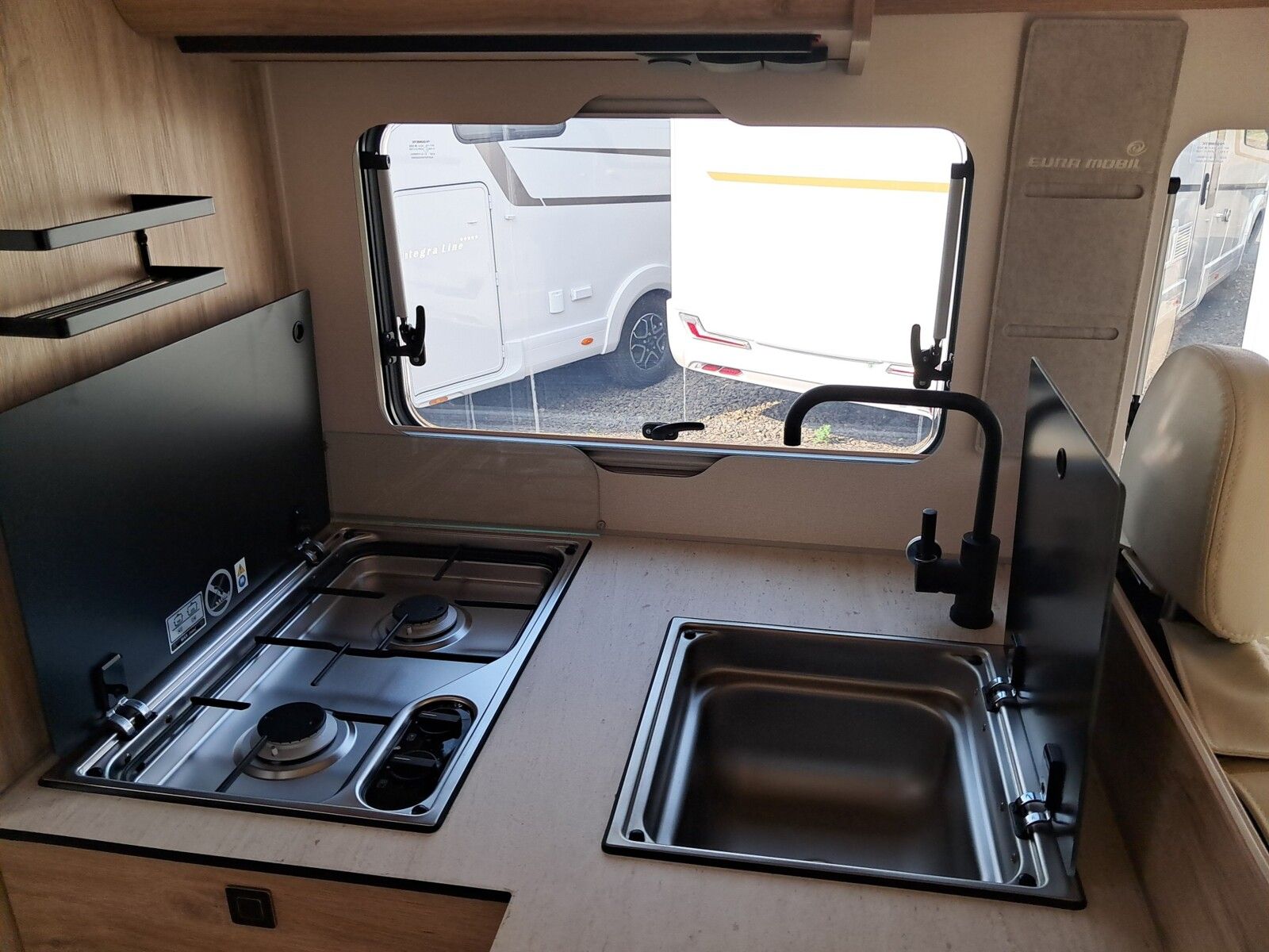 Fahrzeugabbildung Eura Mobil Profila RS PRS 695 EB Automatik + Mondial Paket