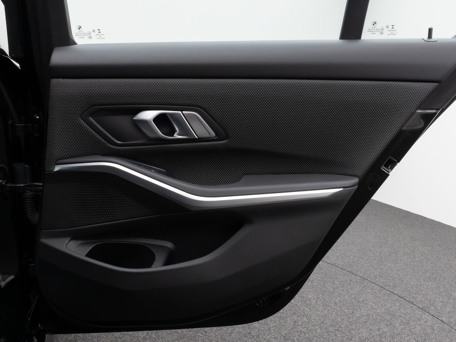 Fahrzeugabbildung BMW 320d GeschwindigReg DAB Kamera Alarm CockpitPlus