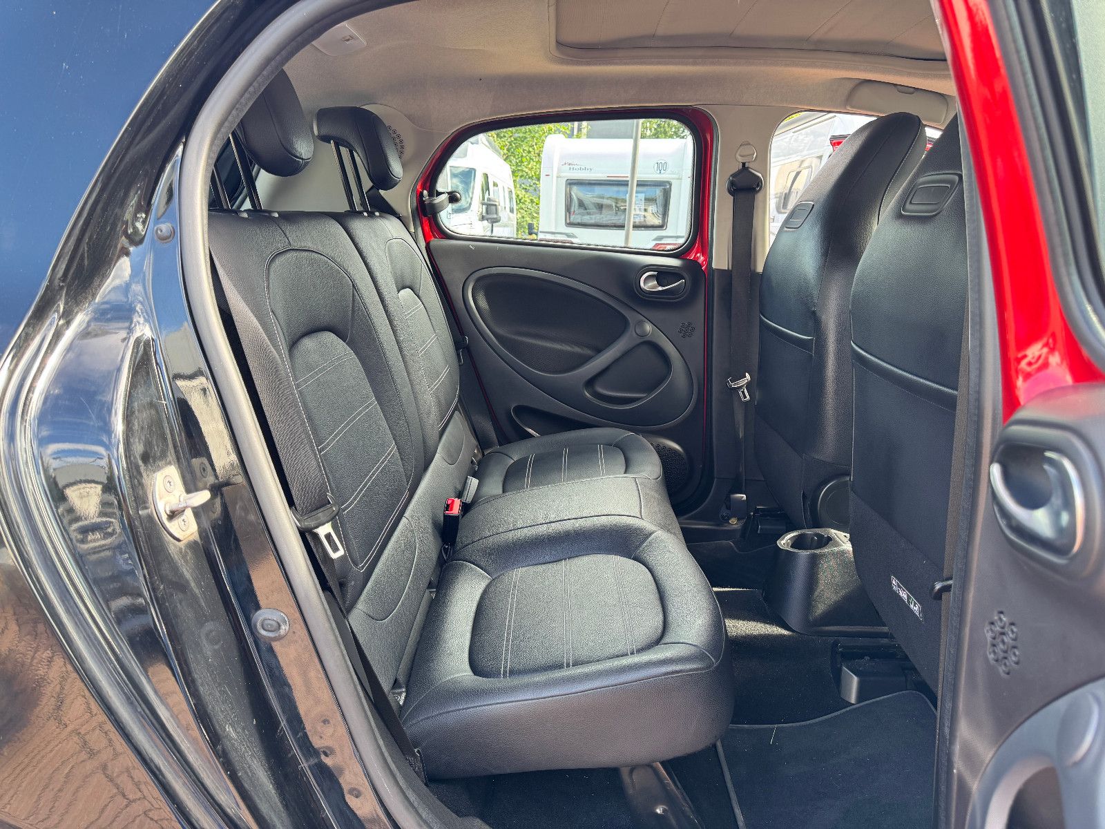 Fahrzeugabbildung Smart ForFour 66KW PRIME EXCLUSIVE PANO NAVI LED VOLL