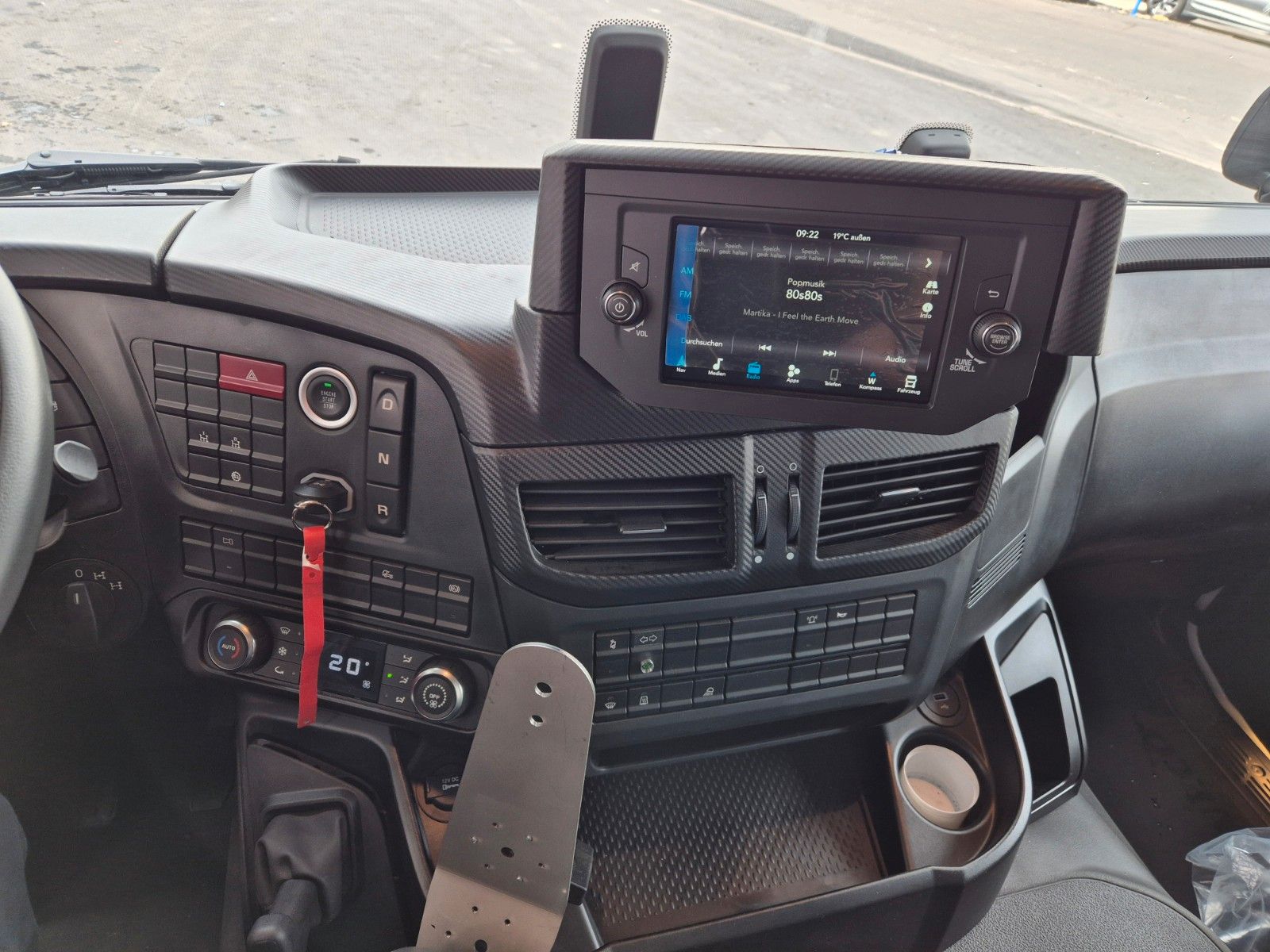 Fahrzeugabbildung Iveco X-Way AT300X48Z/P HR OFF 6x4 Hiab Winterdienst