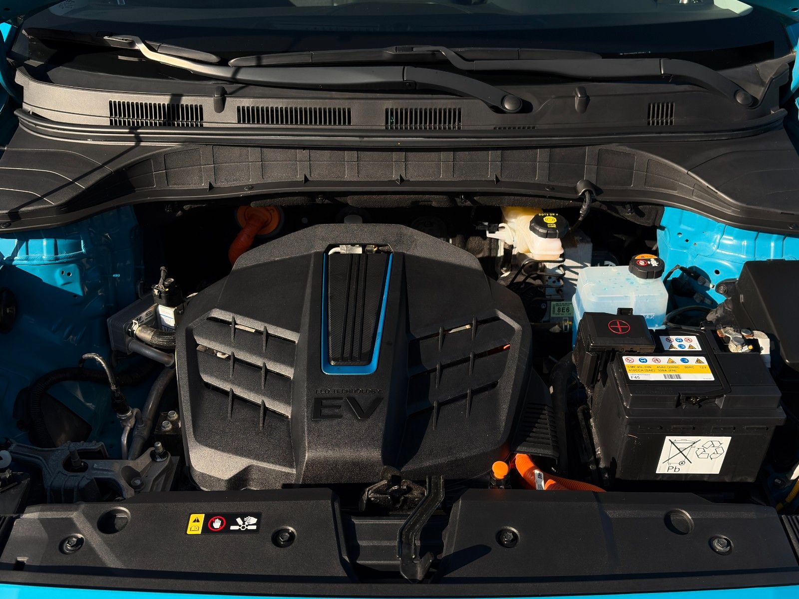 Fahrzeugabbildung Hyundai KONA E Select ACC LHZ SHZ LKAS PDC KAM