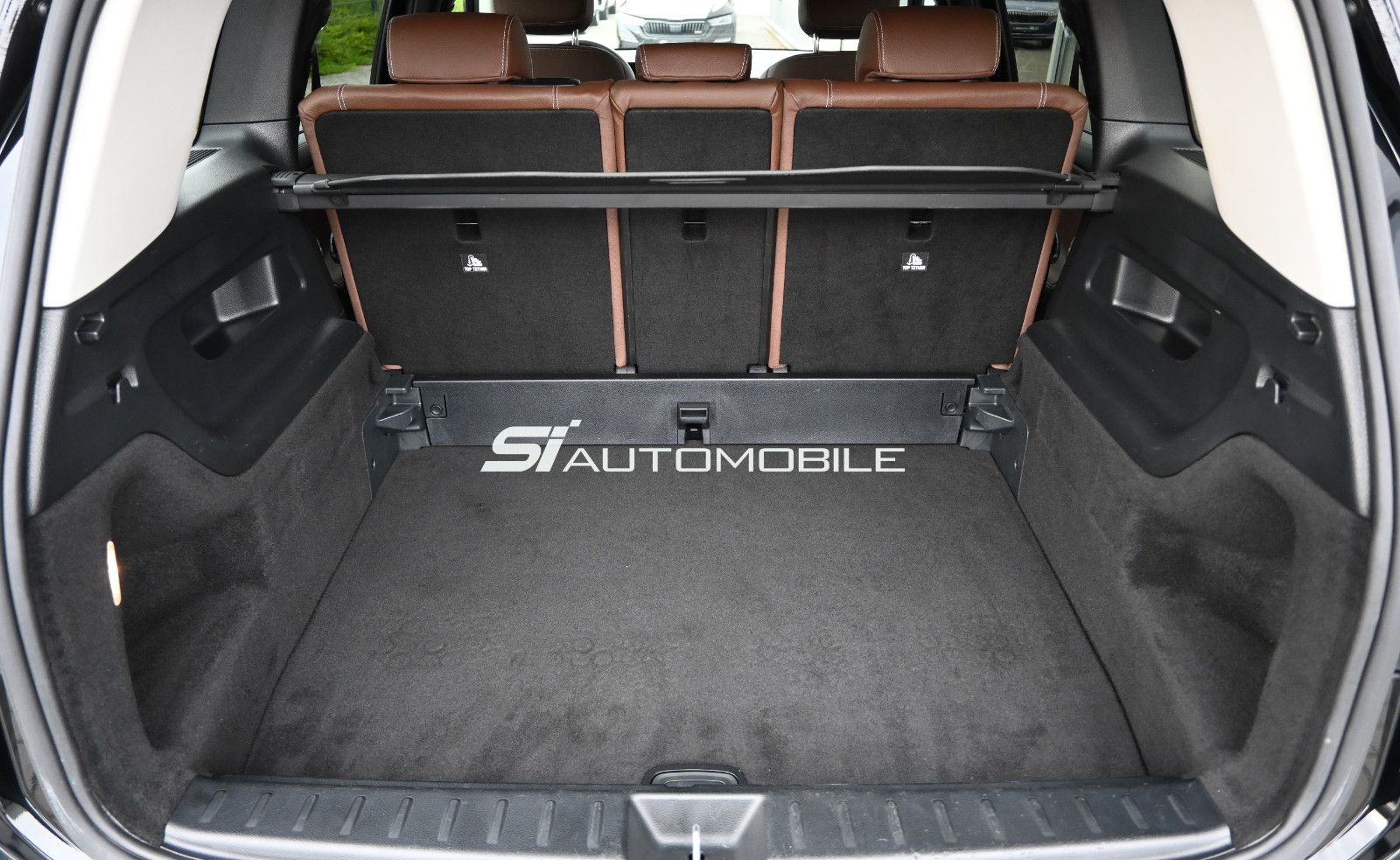 Fahrzeugabbildung Mercedes-Benz GLB 200 d Aut. Night Paket °AHK°STANDHEIZ°KAMERA