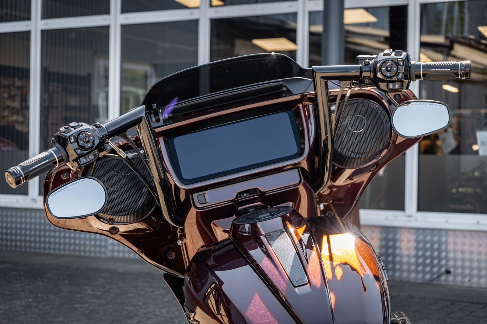 Fahrzeugabbildung Harley-Davidson CVO Street Glide FLHXSE 121 Cui - Jekill & Hyde