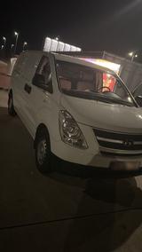 Hyundai H1 Transporter - gebrauchte Hyundai H-1 aus dem Jahr 2010