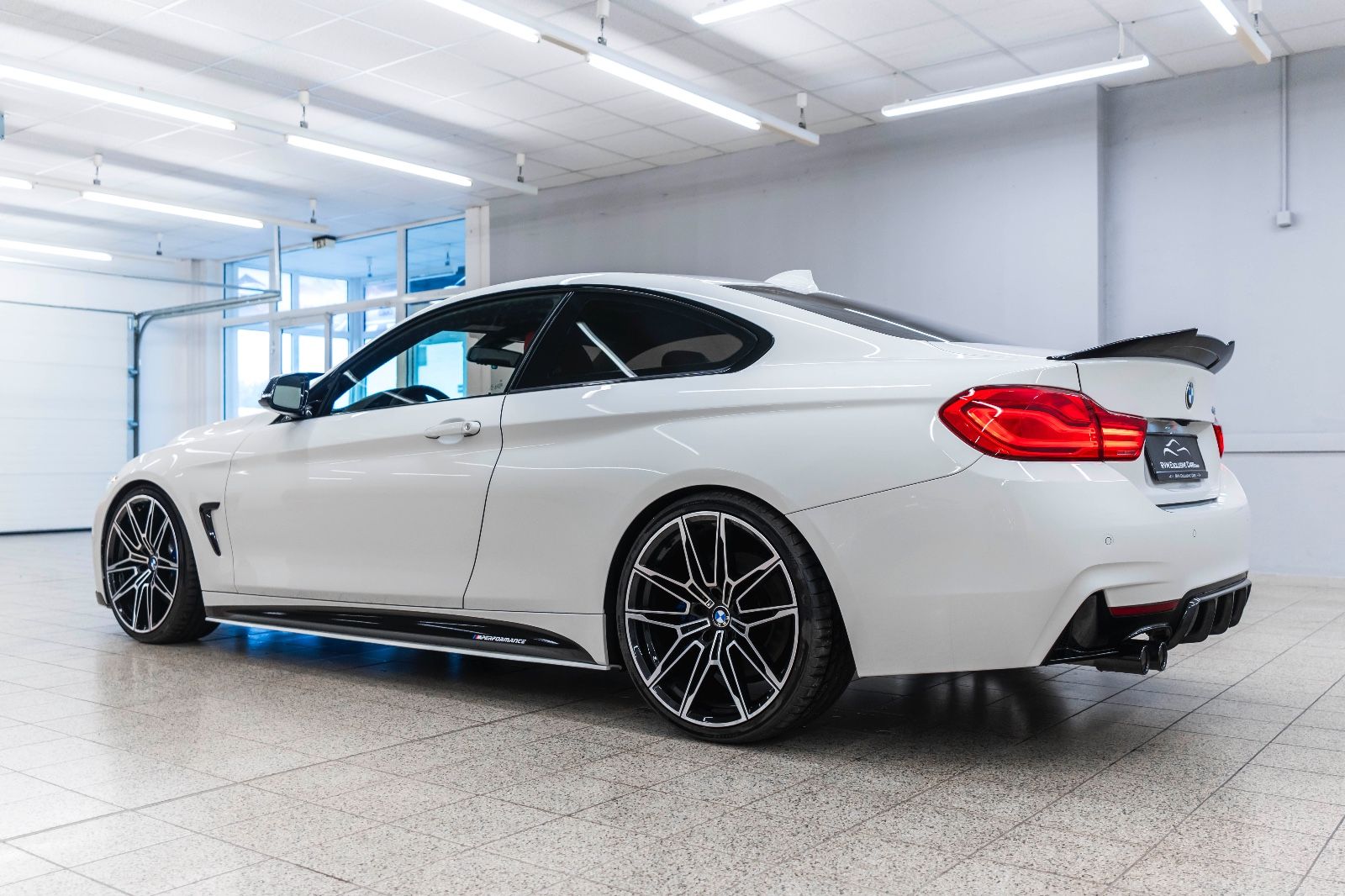 Fahrzeugabbildung BMW 430i M-PERFORMANCE HUD LED KAM NAV TOTW HIFI