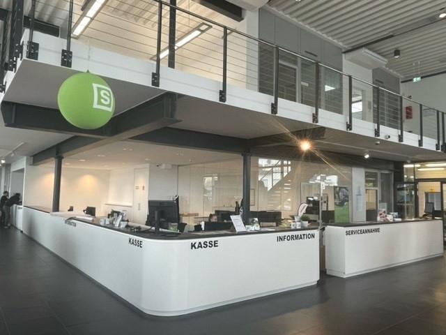 showroom-image-top