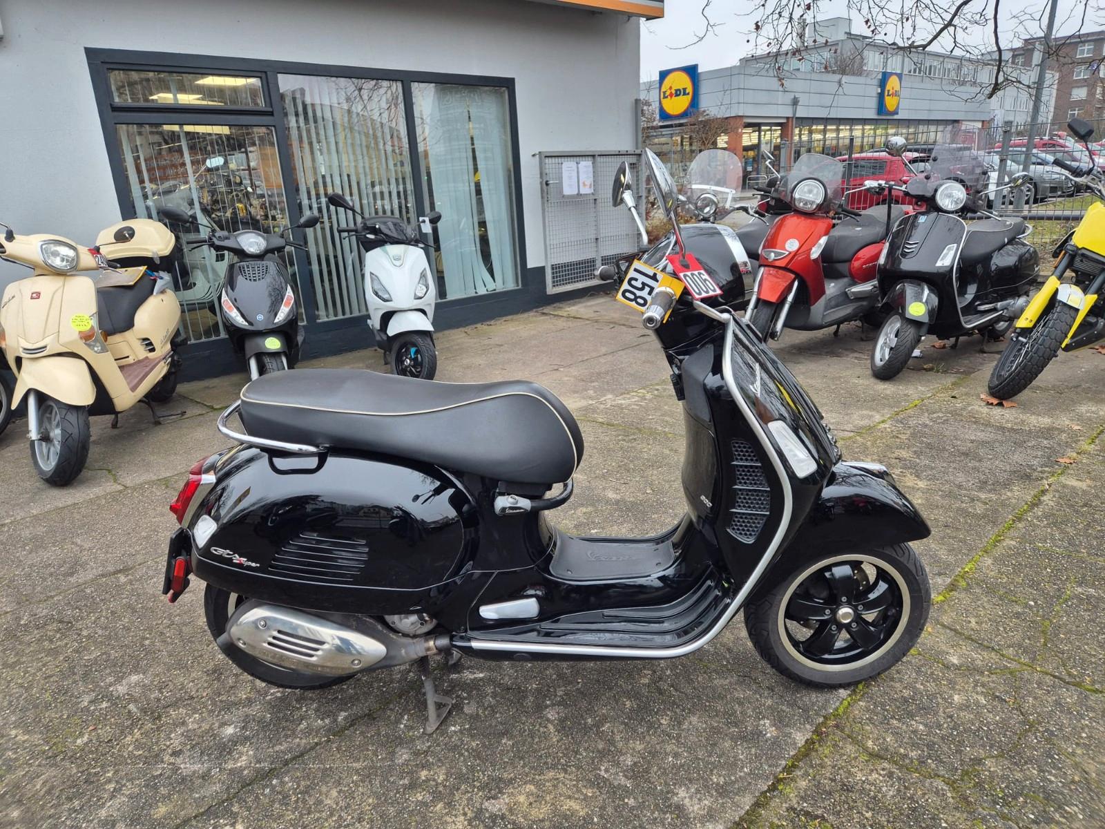 Vespa GTS 300 HPE/ABS/ASR/TÜV/Inspektion NEU*