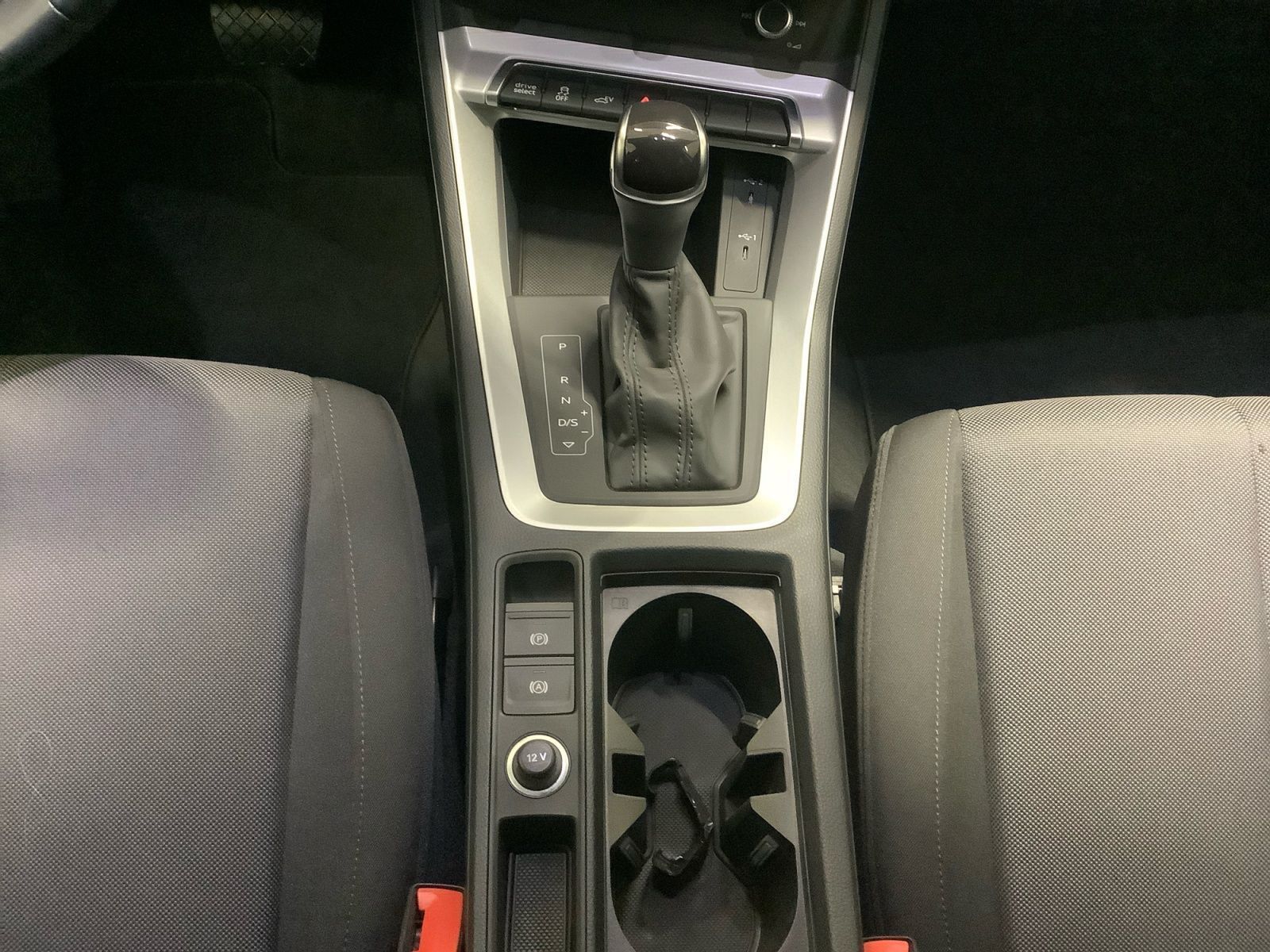 Audi Q3 S line 45 TFSI e S tronic,Kamera,Navi Plus,Vi foto 18