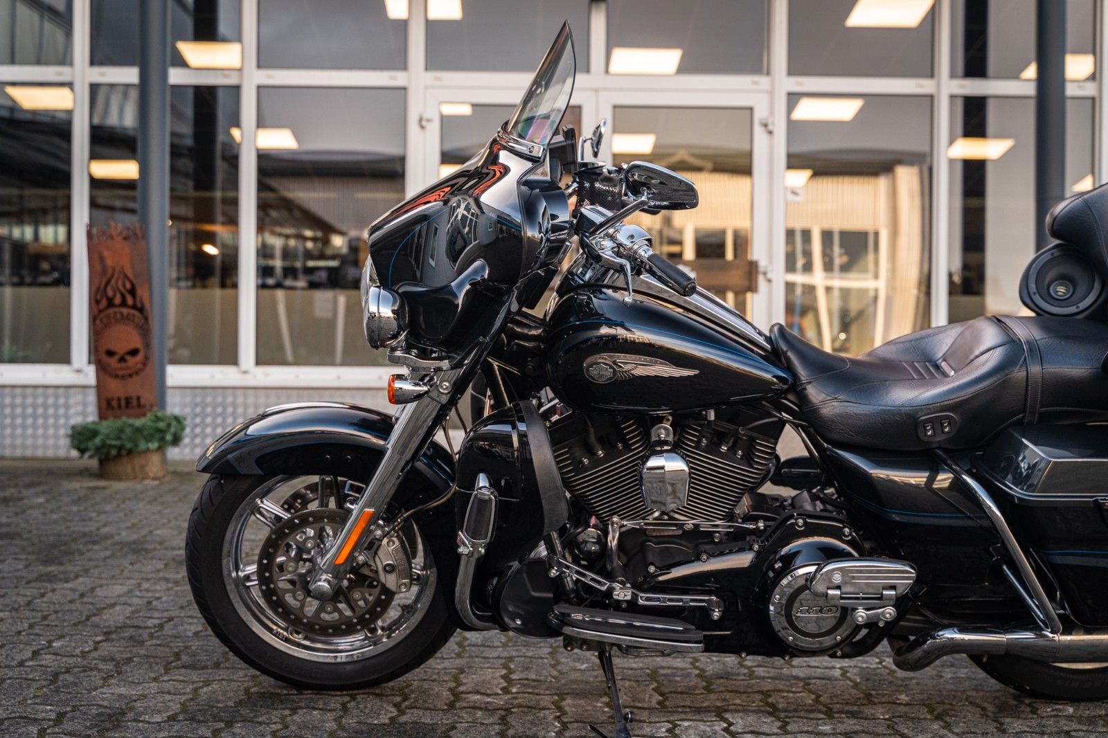Fahrzeugabbildung Harley-Davidson CVO Ultra Classic Electra Glide 110ANV FLHTCUSE8