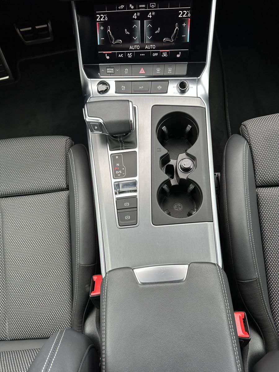 Fahrzeugabbildung Audi A6 Avant 50 TFSI e Quattro S-Line NAV+LED+AHK+VC