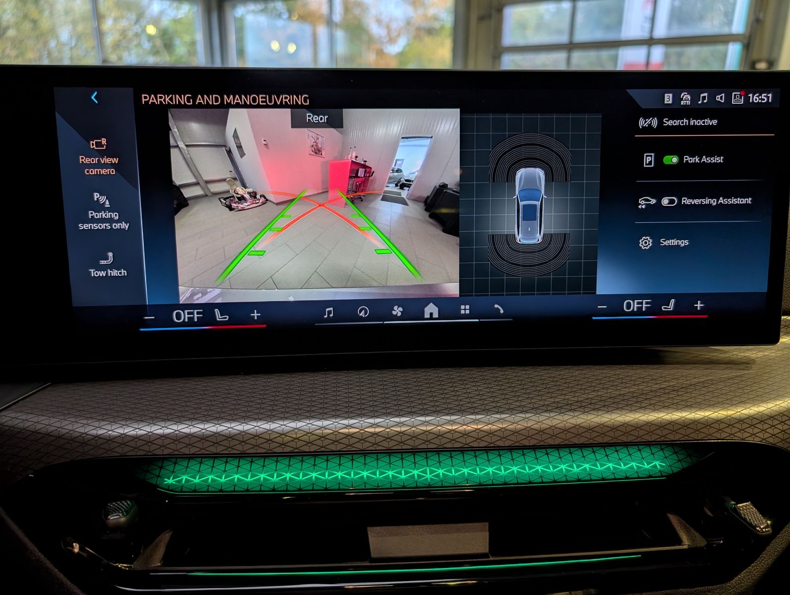 Fahrzeugabbildung BMW 320 d M-Sport Ad-LED ACC Comfort Kamera Pano AHK