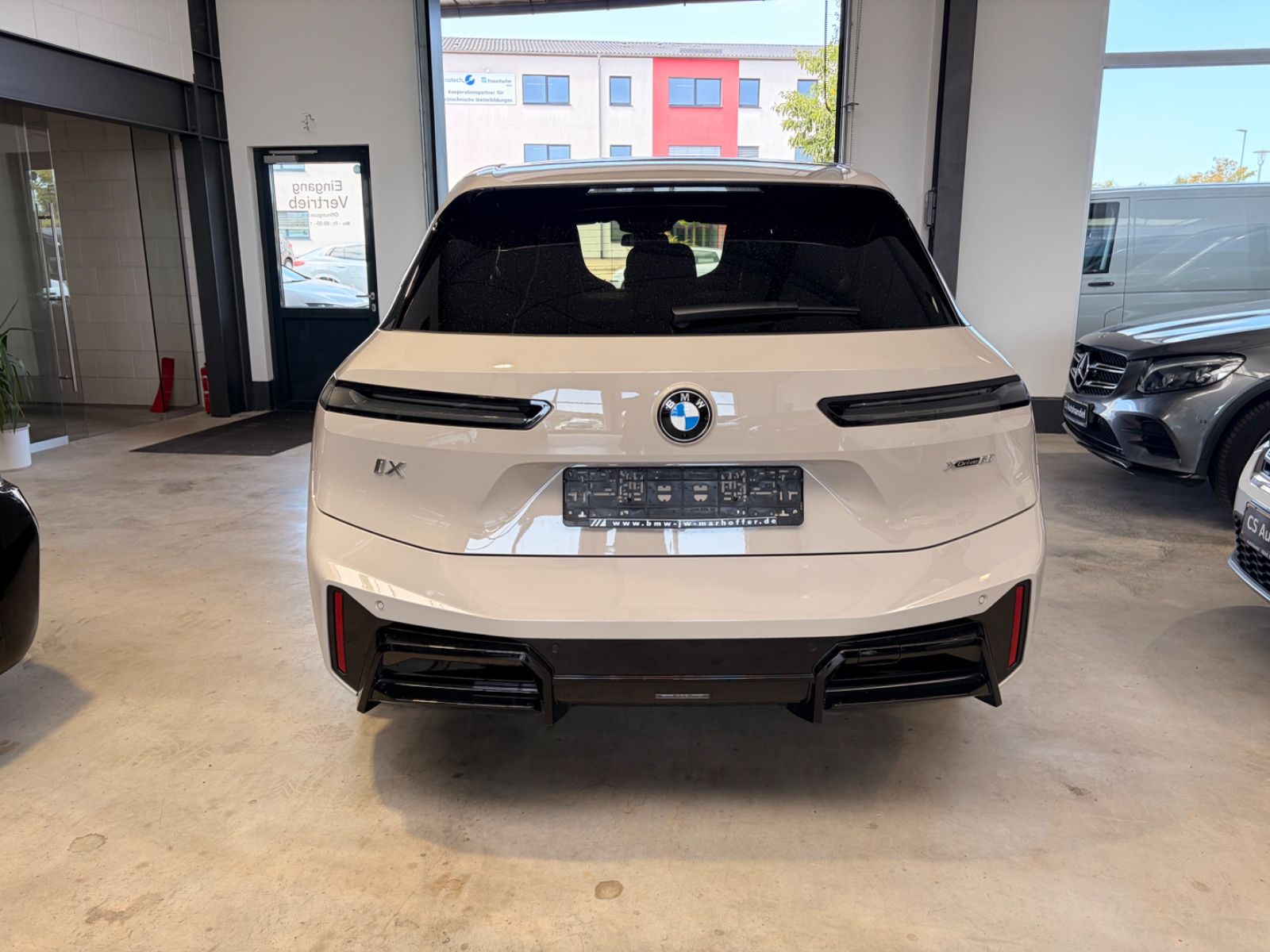 BMW iX xDrive45 MSportPro 22Z AHK MMultisitze