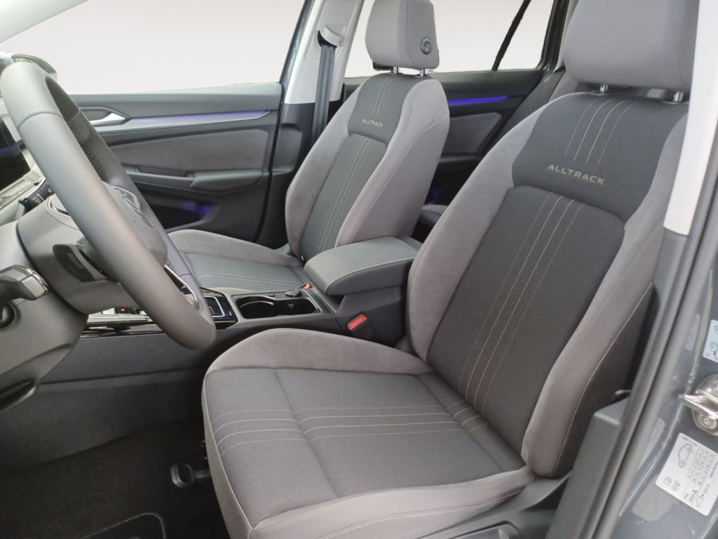 Fahrzeugabbildung Volkswagen Golf Variant Alltrack Panorama Black Style 4Mot.