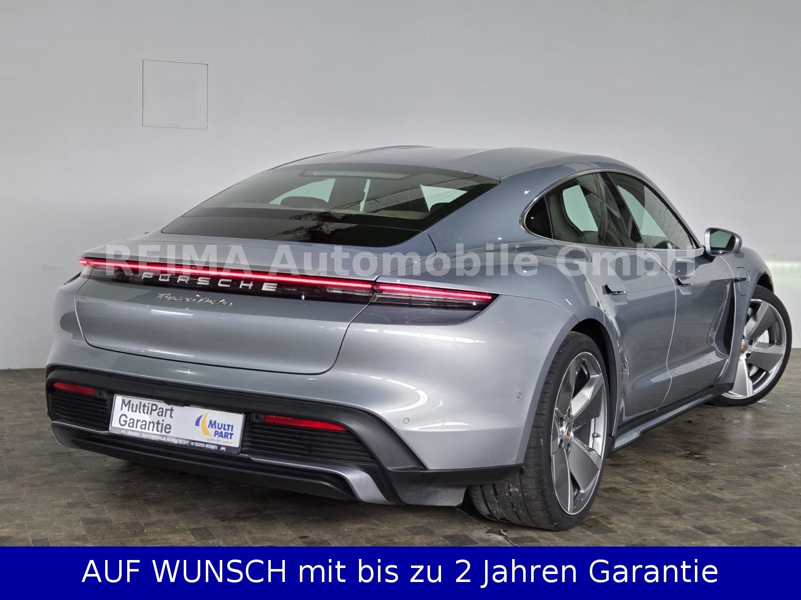 Fahrzeugabbildung Porsche Taycan Turbo 93 KWH, SOH 93,5%, LED