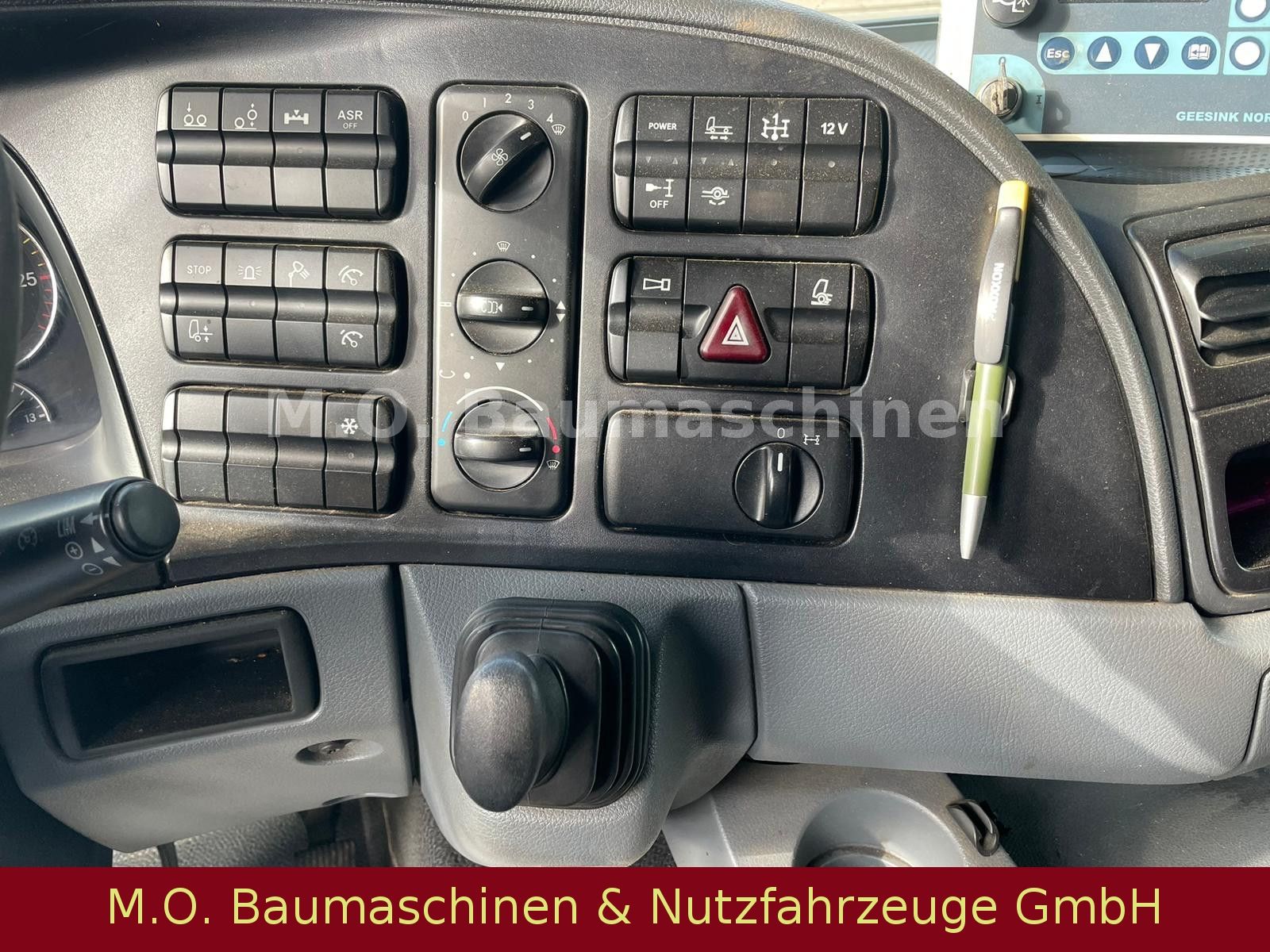 Fahrzeugabbildung Mercedes-Benz Actros 2536 /  6-Zyl / 3-Achser / AC / L+L Achse