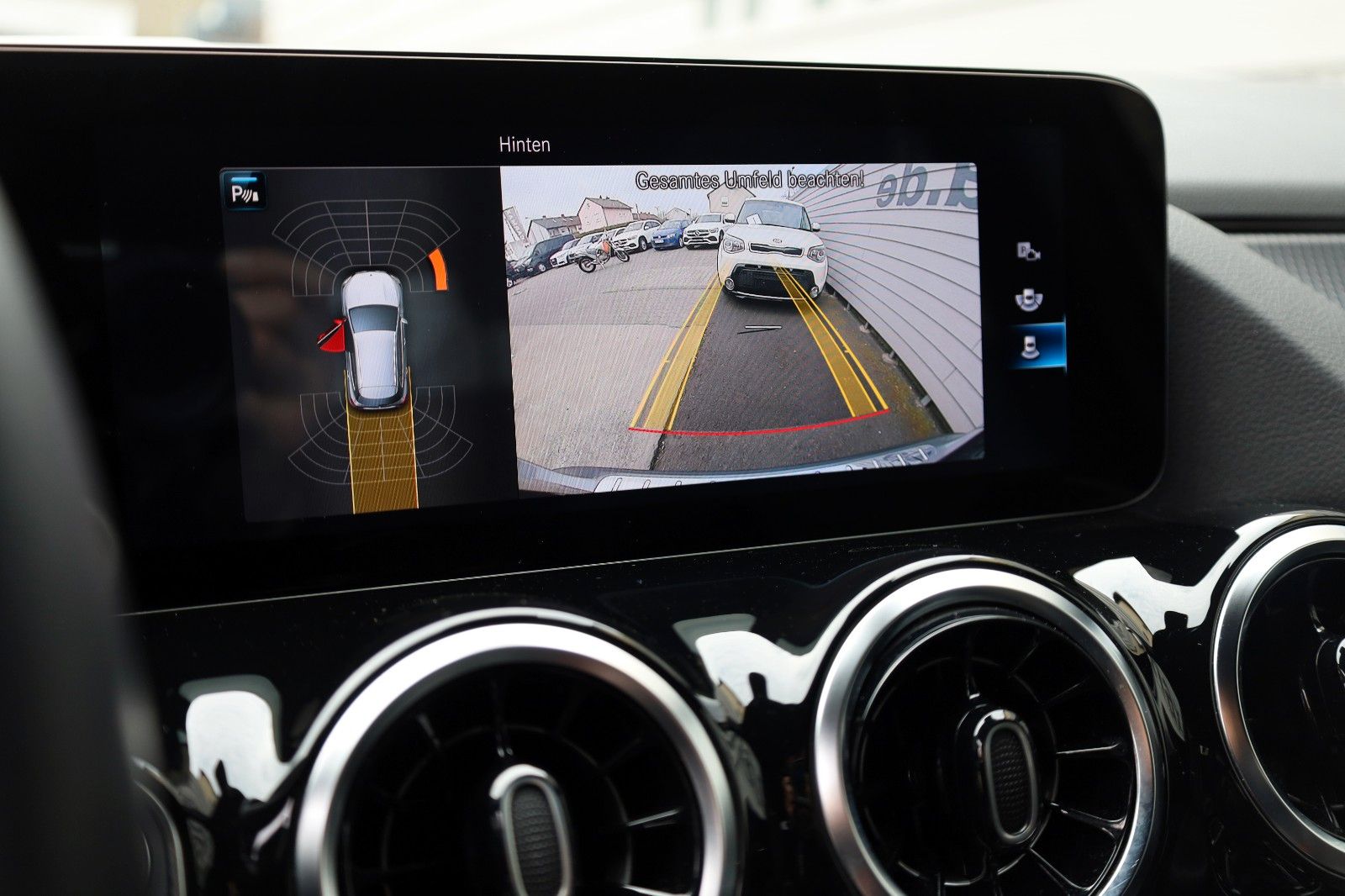 Fahrzeugabbildung Mercedes-Benz GLA 200 d, Automatik, Teillled., Navi, LED, Kam