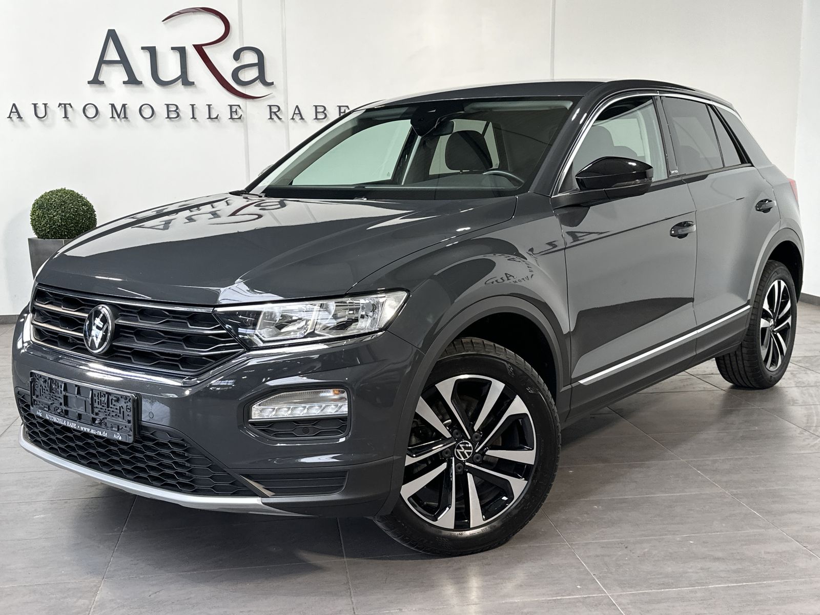 Fahrzeugabbildung Volkswagen T-Roc 2.0 TDI DSG Style NAV+ACC+KAM+VCOCK+PP+1HD