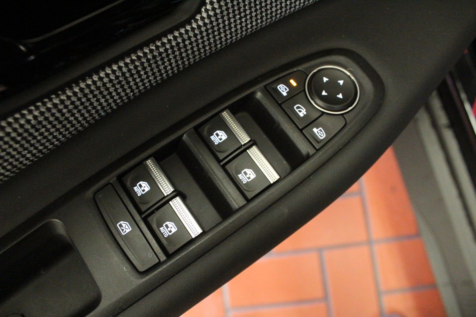 Fahrzeugabbildung Renault R 4 E-Tech 150 Comfort Range Iconic *Vollausst.*
