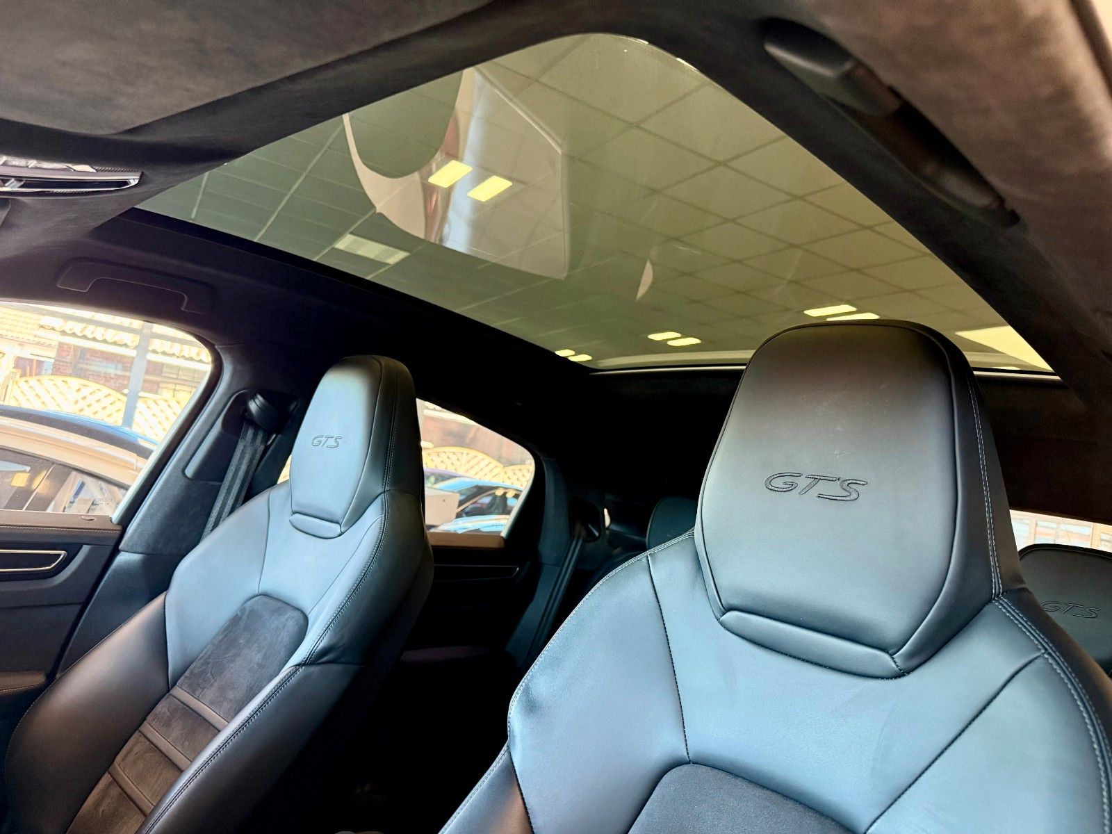 Fahrzeugabbildung Porsche Cayenne GTS Coupe SportDesign/HeadUP/ACC/Keyless