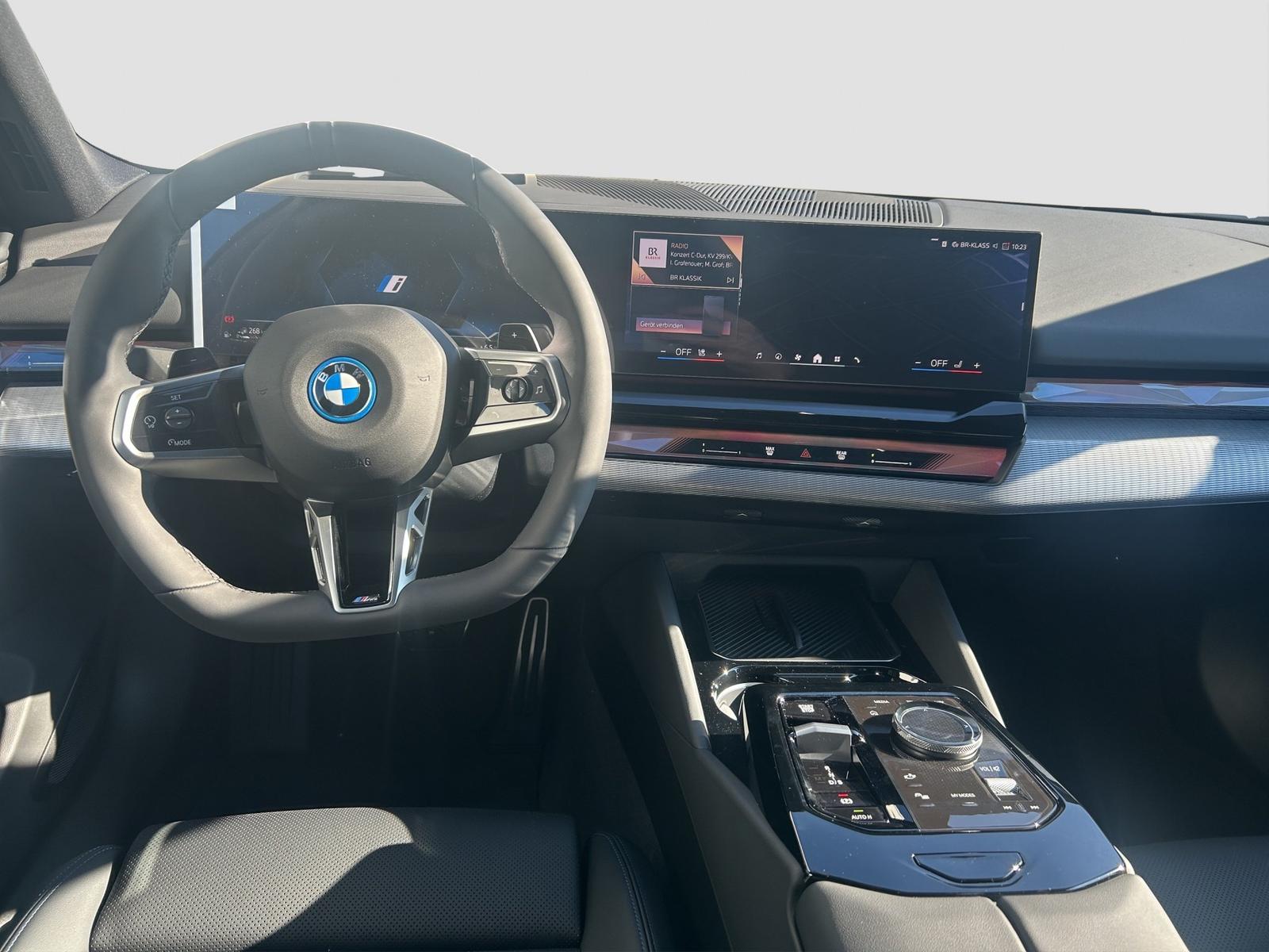 BMW 530e xDrive Touring M-Sport Hybr. UPE 87.380 EUR